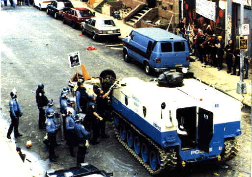 sgombero di una casa occupata dai compagni a NYCity